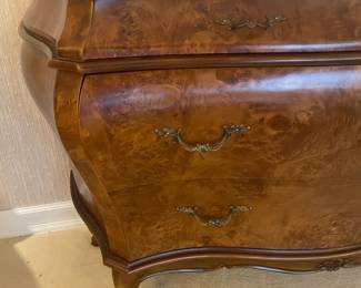 Elegant Burled Wood 4 Drawer Dresser