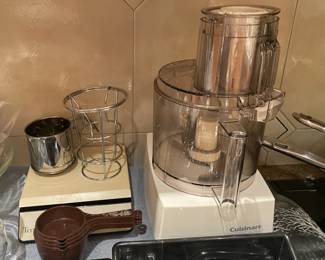 Cuisinart Food Processor & Kitchen Scale