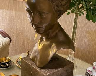 Beautifully Sculpted Bronze Bust Signed By Arthur Wilhelm Otto Lewin Funcke