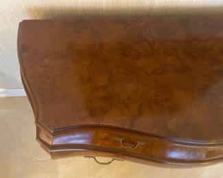 Elegant Burled Wood 4 Drawer Dresser