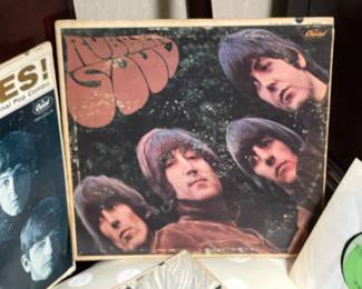 FANTASTIC Rock N Roll Album Collection (Kiss, Aerosmith, Rolling Stones, The Kinks, Journey, Foreigner, Queen, The Beatles, Men @ Work, Peter Frampton, Cheap Trick, & MUCH More!