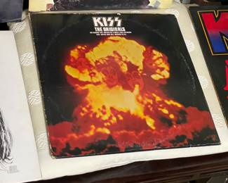 FANTASTIC Rock N Roll Album Collection (Kiss, Aerosmith, Rolling Stones, The Kinks, Journey, Foreigner, Queen, The Beatles, Men @ Work, Peter Frampton, Cheap Trick, & MUCH More!
