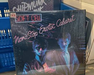 FANTASTIC Rock N Roll Album Collection (Kiss, Aerosmith, Rolling Stones, The Kinks, Journey, Foreigner, Queen, The Beatles, Men @ Work, Peter Frampton, Cheap Trick, & MUCH More!
