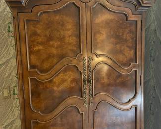 Elegant Henredon Bedroom Suite W/ Long Lowboy Dresser, Wall Mirror, 2 Nightstands, & Tall Armoire Cabinet