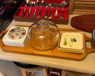 Wood Server W/ Cheese Dome