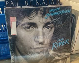 FANTASTIC Rock N Roll Album Collection (Kiss, Aerosmith, Rolling Stones, The Kinks, Journey, Foreigner, Queen, The Beatles, Men @ Work, Peter Frampton, Cheap Trick, & MUCH More!