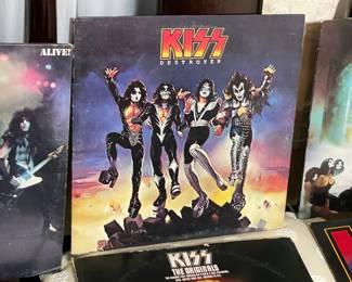FANTASTIC Rock N Roll Album Collection (Kiss, Aerosmith, Rolling Stones, The Kinks, Journey, Foreigner, Queen, The Beatles, Men @ Work, Peter Frampton, Cheap Trick, & MUCH More!
