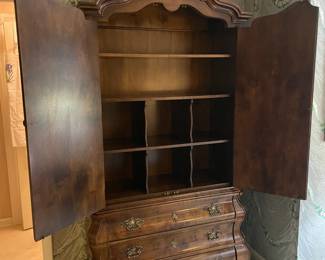 Elegant Henredon Bedroom Suite W/ Long Lowboy Dresser, Wall Mirror, 2 Nightstands, & Tall Armoire Cabinet