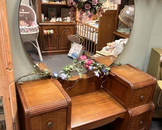 Vintage Art Deco Oak Vanity w/ Round Mirror