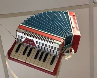 Vintage 1950's Emenee Toy Accordian