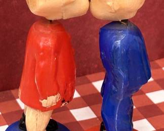 Girl & Boy 1960's Plastic Magnetic Kissing Dolls