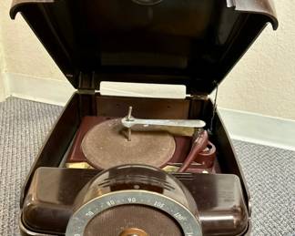 Zenith Cobra-Matic Bakelite Radio & Record Player