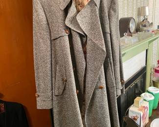 Beautiful Vintage Wool Trench Coat W/ Woven Buttons & Pheasant Liner