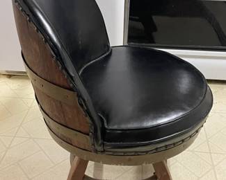 Vintage Mid-Century Modern Barrel Swivel Chair