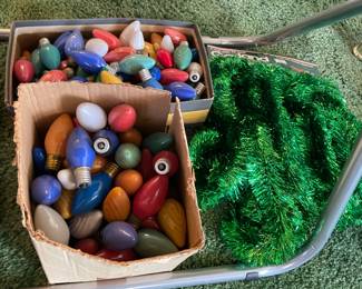 Vintage Sealed Garland & Antique Light-Bulbs