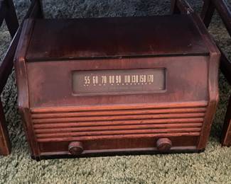 Antique Air King Wood Case Radio (DISPLAY ONLY)