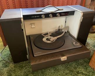 Portable General Electric Trimline 400 Solid State Stereo