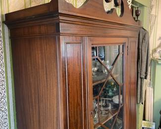 Dining Room China Cabinet W/ Glass Door