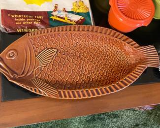Vintage Fish Pottery Plate (U.S.A.)