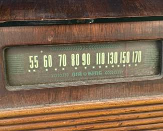 Antique Air King Wood Case Radio (DISPLAY ONLY)