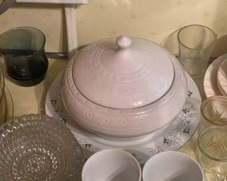 Covered Bowl W/ Underplate