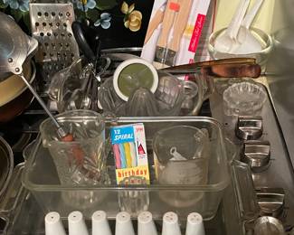 Pyrex Glass Baking Dishes & Kitchen Tools/Gadgets