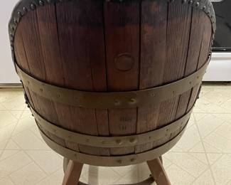 Vintage Mid-Century Modern Barrel Swivel Chair