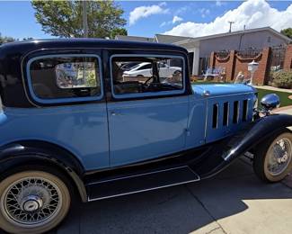 1932 Chevy Victoria .  5 passanger " blue" Coupe.