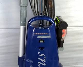 Cirrus Performance Pet Edition Vacuum Cleaner, Powers On