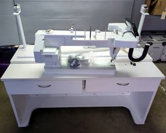 Husqvarna Viking Platinum 3000 Long Arm Quilting Machine with Grace Q-Zone Hoop Frame