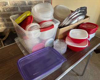 Tupperware brand items and Rubbermaid