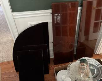 Leaves and pads to cherry dining room table and chairs