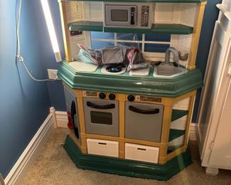 Little tykes style kitchen for children toddlers preschool with cookware