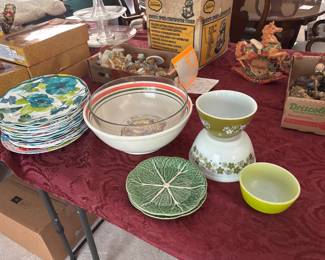 Vintage Pyrex nesting bowls other ceramics