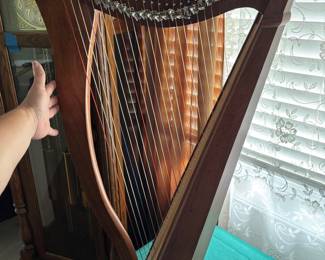 Tabletop harp