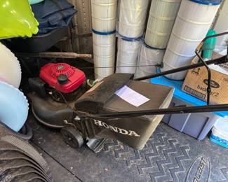 Honda lawn mower 