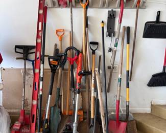 Yard and lawn tools
