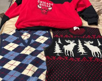 Vintage Chicago Bulls sweatshirt, vintage men’s knit vest