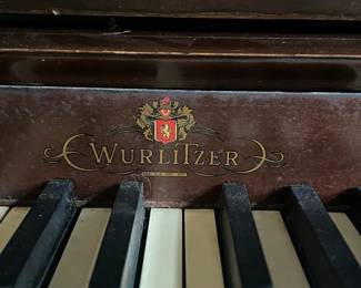 Wuritzer Piano
