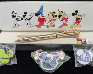 Disney Goofy Ball Point Pen * NEW Mickey Mouse Ears Trading Pins