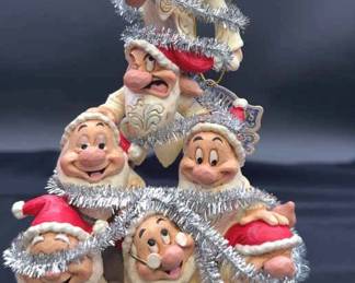 Disney Enesco ‘Precarious Pyramid’ * Seven Dwarf Christmas Theme *