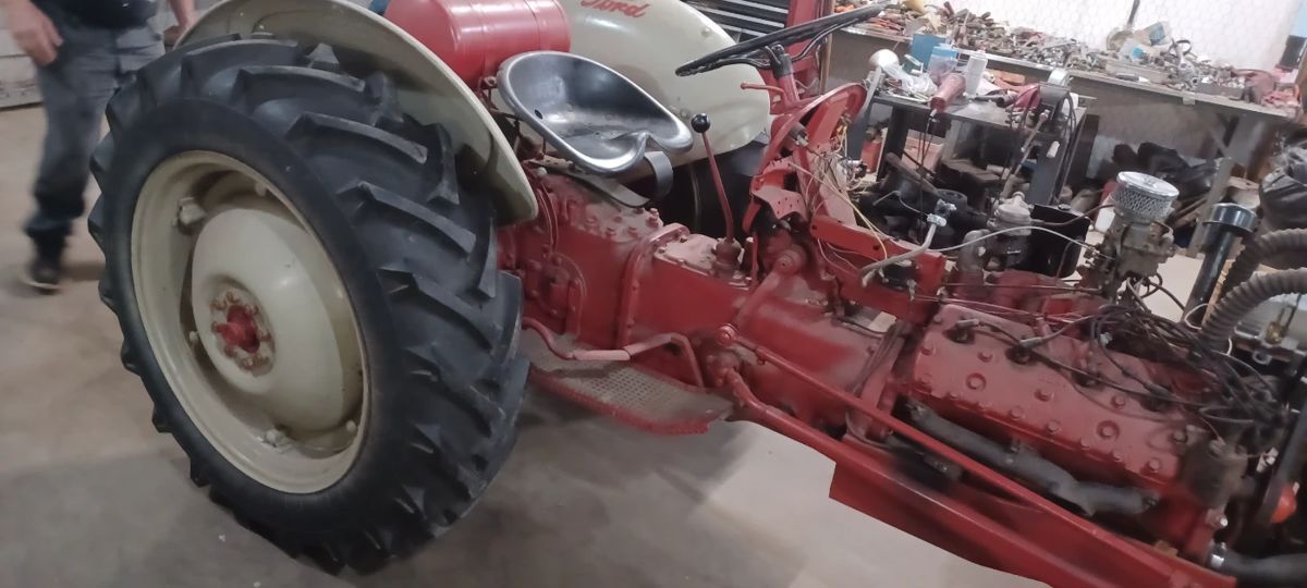 Hot Rod Tractor with Flat 8 
