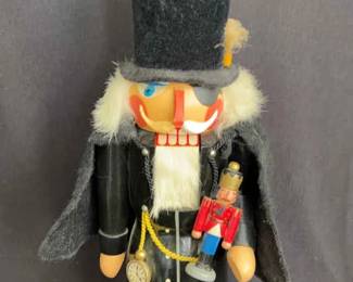 Erzgebirge Drosselmeier 14.5” Wooden Nutcracker