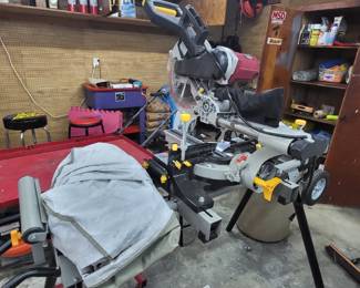 Sliding Compound Miter Saw
