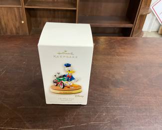 2008 Hallmark Keepsake Ornament - Donald Duck