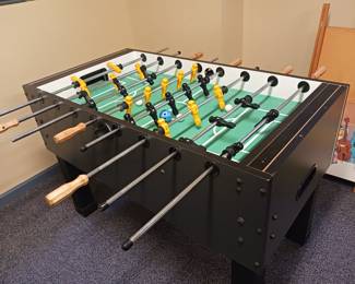 Arcade size foosball table