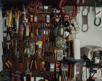 SO, SO MANY hand tools!