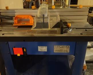 91130 Stationary 1 HP Router w/full size table & canvas cover $250.