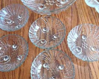 Five Berry Bowls selling with Matching Serving Bowl