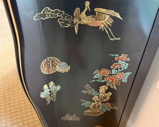Beautiful Drexel Chinoiserie Black Lacquered Chest of Drawers from the Et Cetera Cllection